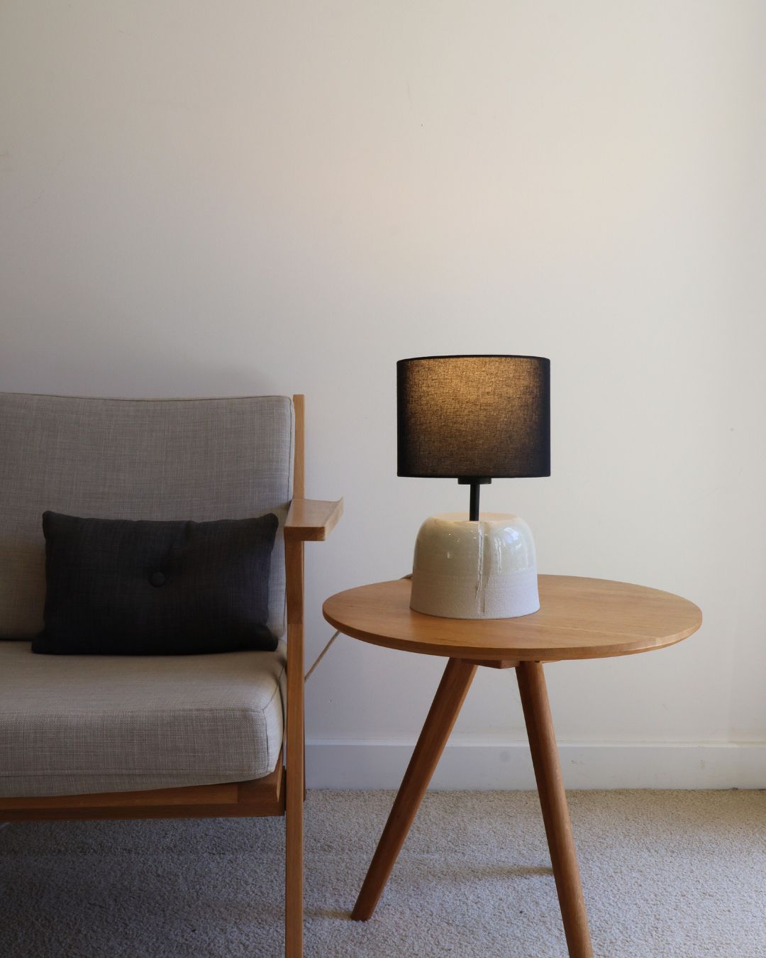 Bedside table lamp
